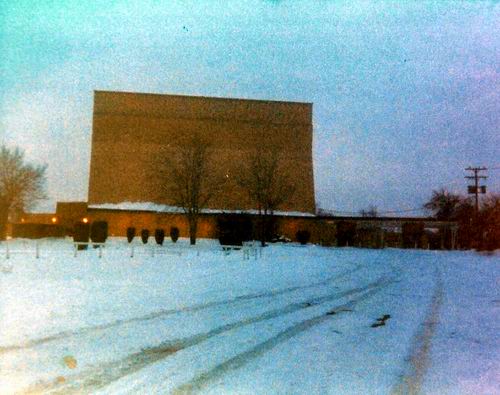 Pontiac Drive-In Theatre - Screen 1976 From Greg Mcglone (newer photo)